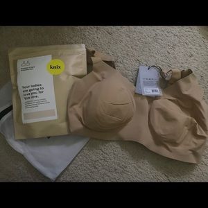 Padded V-neck Evolution Bra